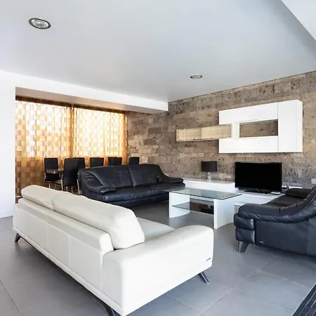 Hemeras Boutique Homes - Exclusive 5min Walk From Playa Del Duque 别墅
